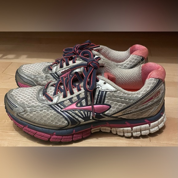 Brooks Shoes Brooks Shoes Womens 6 Adrenalin Gts 4 Low Top Lace Up